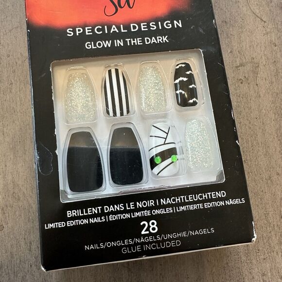 Kiss Special Design Howling For You Glow-In-The-Dark Halloween Fake Nails Glue - Picture 3 of 8